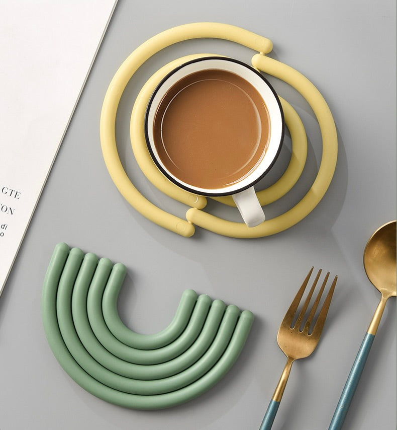 U-Shaped Heat Resistant Trivet Mat | Foldable & Non-Slip Table Protector