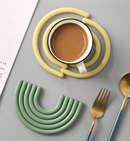 U-Shaped Heat Resistant Trivet Mat | Foldable & Non-Slip Table Protector